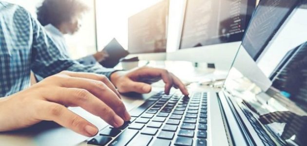 أفكار تجارية متعلقة بالإنترنت والتكنولوجيا أفضل 17 فكرة تجارية متعلقة بالإنترنت والتكنولوجيا