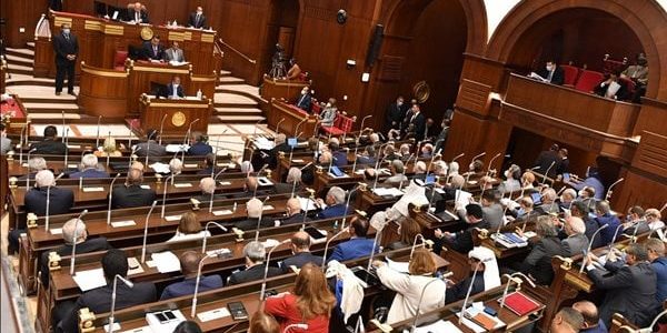 "مجلس الشيوخ" يناقش سياسة الحكومة المالية والضريبية في تحقيق التنمية الاقتصادية «الشيوخ» يناقش سياسة الحكومة بشأن السياسات المالية والضريبية في تحقيق التنمية الاقتصادية