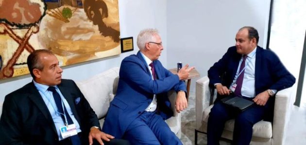 وزير التجارة بالشراكة مع "كرافت هاينز" العالمية استثمارات الشركة الحالية والمستقبلية فى السوق المصرية وزير التجارة يبحث مع ممثلي «كرافت هاينز» العالمية استثمارات الشركة الحالية والمستقبلية فى السوق المصرية