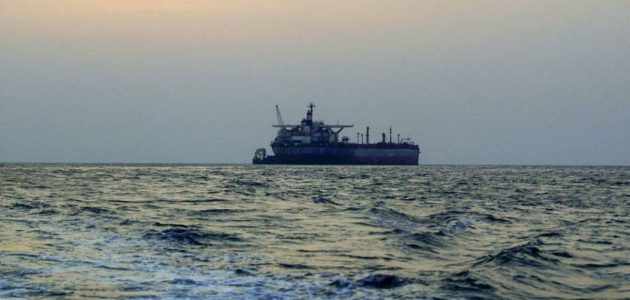 الزورق ذاتي الحوثي القيادة الذي ضرب "توتور" في البحر الأحمر يصعب اعتراضه خبير: الزورق ذاتي القيادة الذي ضرب "توتور" في البحر الأحمر يصعب اعتراضه
