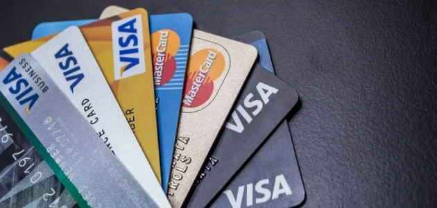 ما الفرق بين ماستر كارد تيتانيوم وبلاتينيوم؟ الفرق بين ماستر كارد تيتانيوم وبلاتينيوم