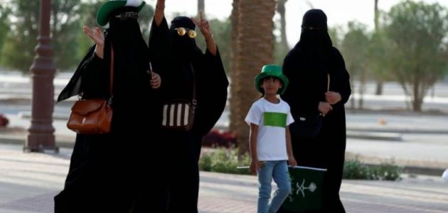"وزارة العمل" تحدد حقوق ابن المواطنة السعودية حقوق ابن المواطنة السعودية في وزارة العمل