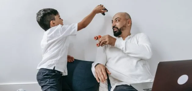 هل يستحق الابن معاش والده بعد سن الستين؟ هل يستحق الابن معاش والده