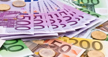 اليورو يشهد تراجعًا ملحوظًا في تعاملات البنوك اليوم الأحد 13 يوليو 2025 اليورو يشهد تراجعًا ملحوظًا في تعاملات البنوك اليوم الأحد 13 يوليو 2025
