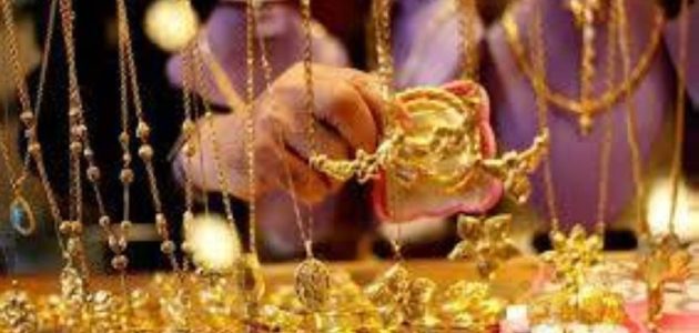 سعر الذهب في مصر ينخفض رغم الاتجاه العالمي الصاعد